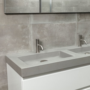 Invloed Vermelden fluit Beton In Huis: betonnen producten voor badkamer, toilet en keuken.